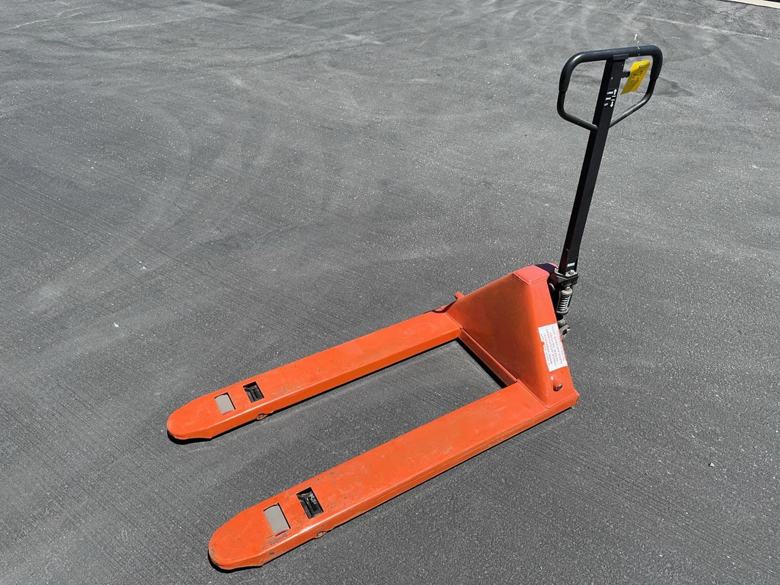 haul-master-5000lb-capacity-pallet-jack-msduj0wf