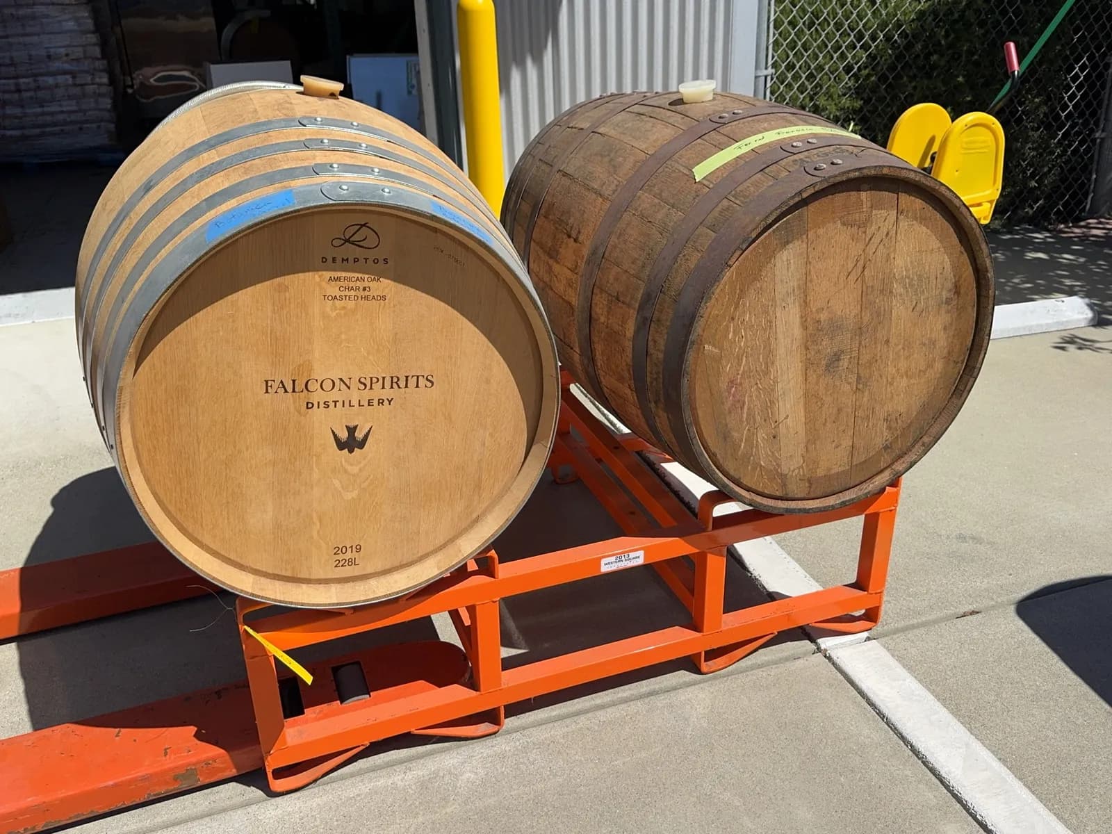 2-wooden-barrels-with-barrel-rack-bcea95