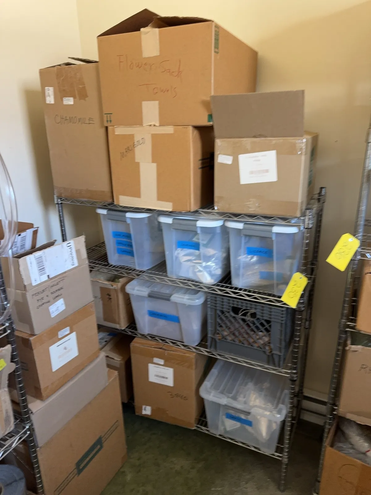 uline-wire-rack-and-contents-mixed-herbs-msdun52r