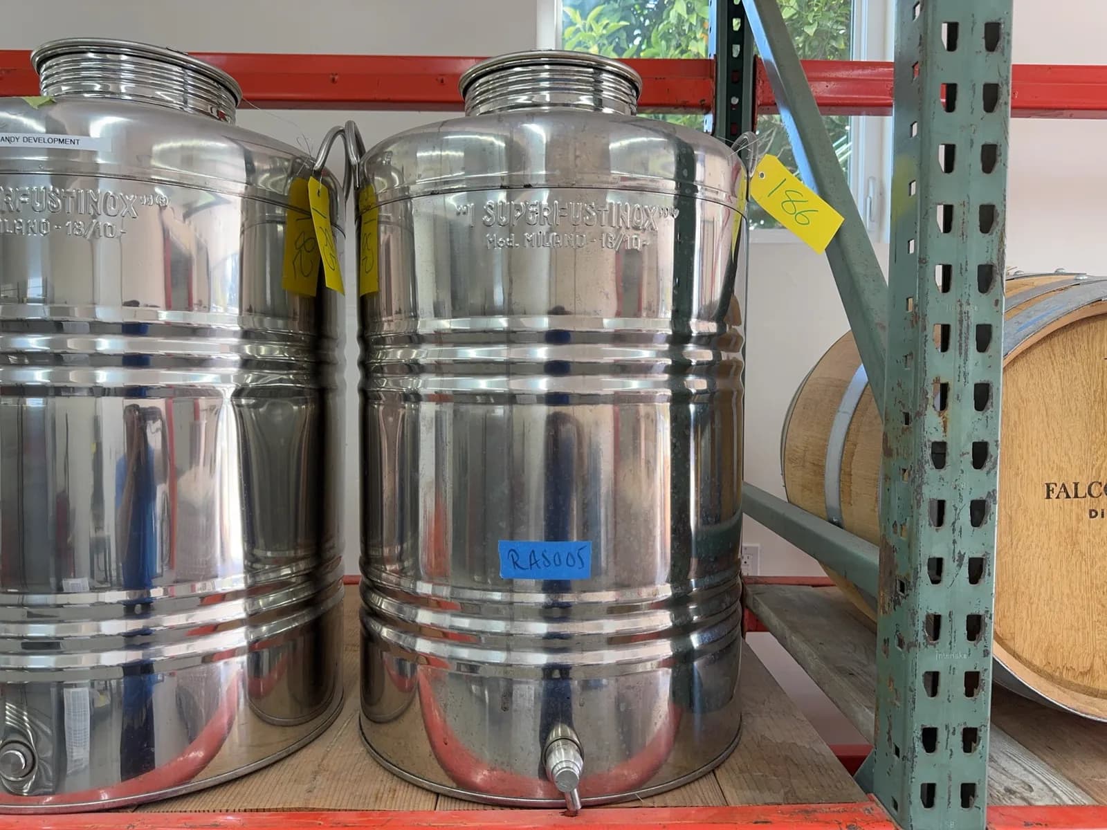 i-supefustinox-milano-18-10-stainless-beverage-tank-7b88ee