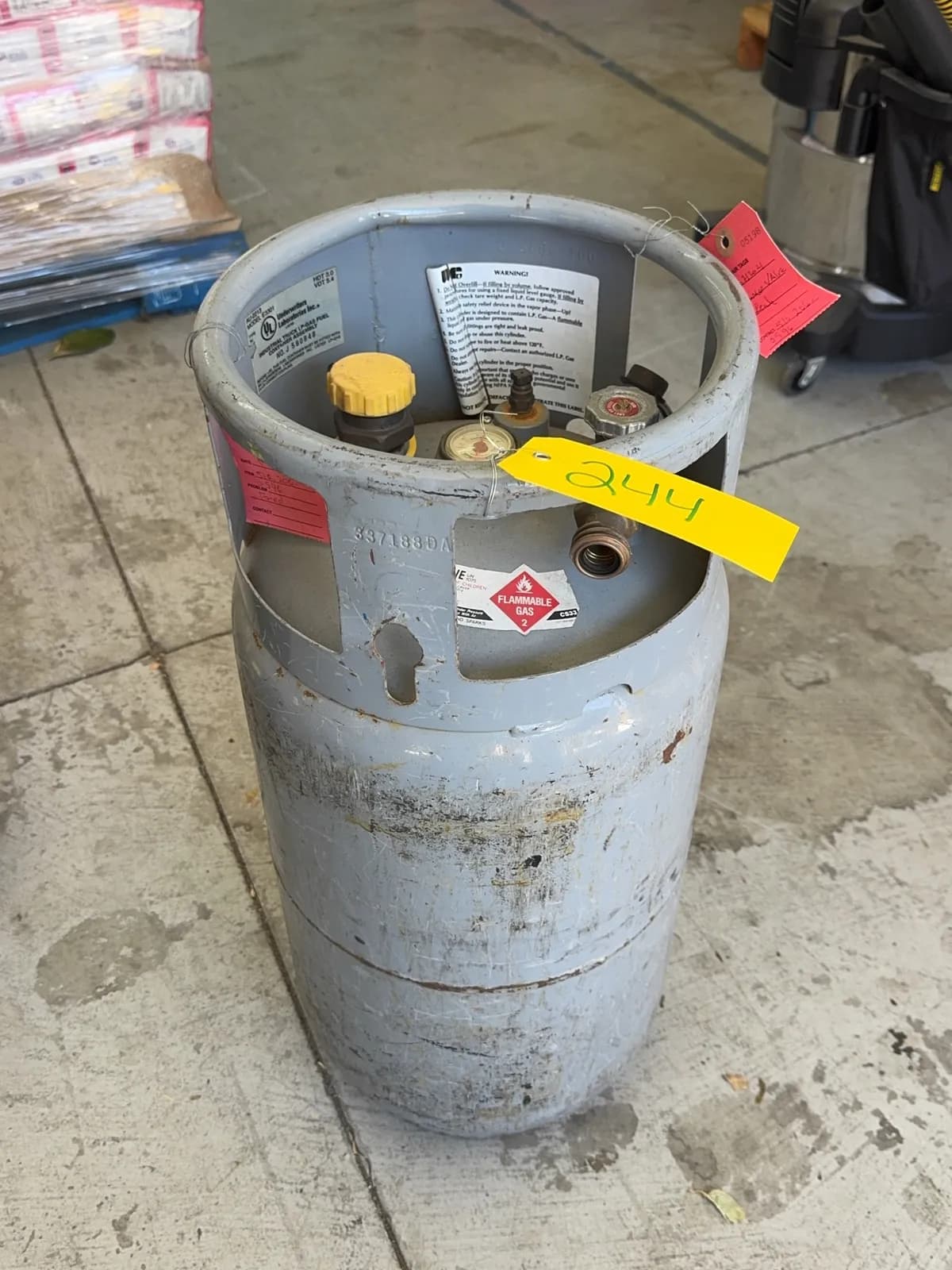 forklift-propane-tank-249fc0