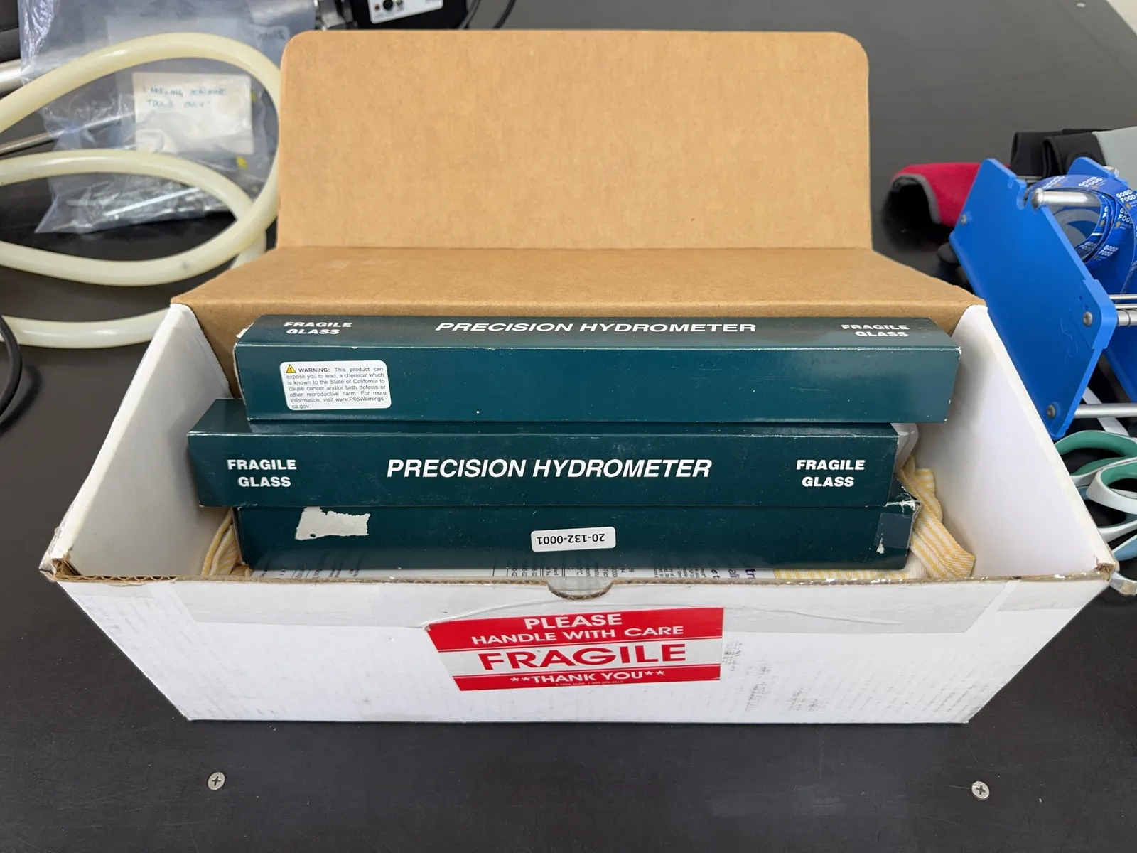 4-calibrated-hydrometers-and-thermometer-b4c602