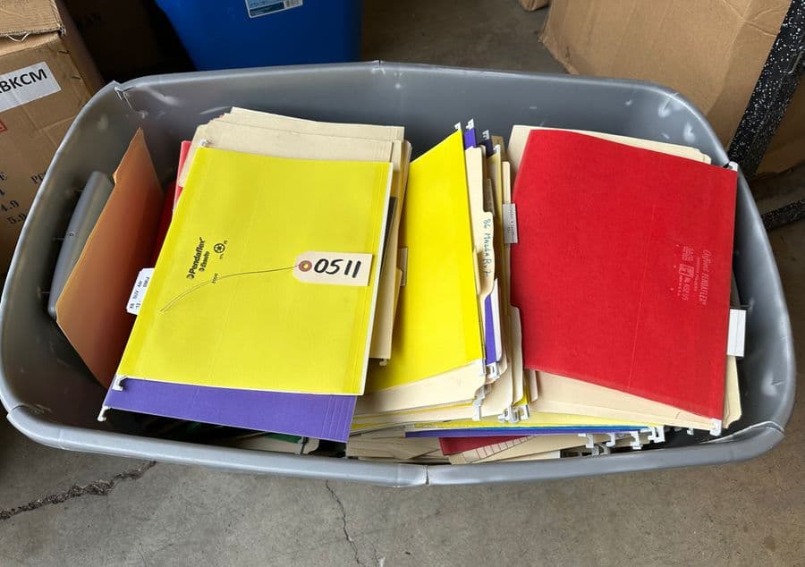 lot-of-hundreds-of-file-folders-561773