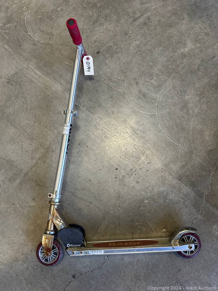 razor-kids-scooter-red-grips-560232