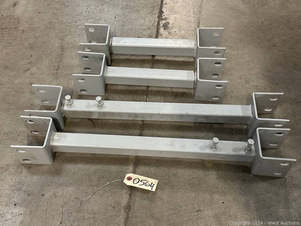 4-length-adjustable-steel-braces-565890