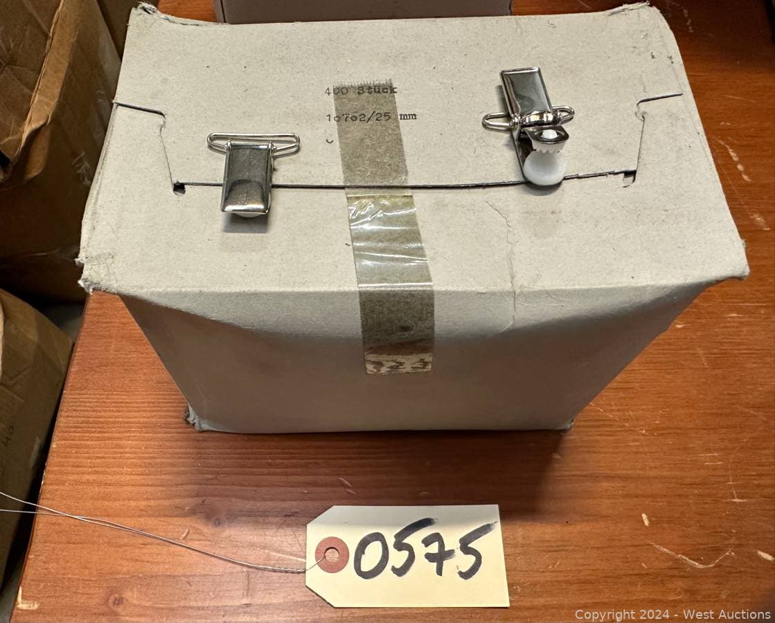 400-1-suspender-clips-565896