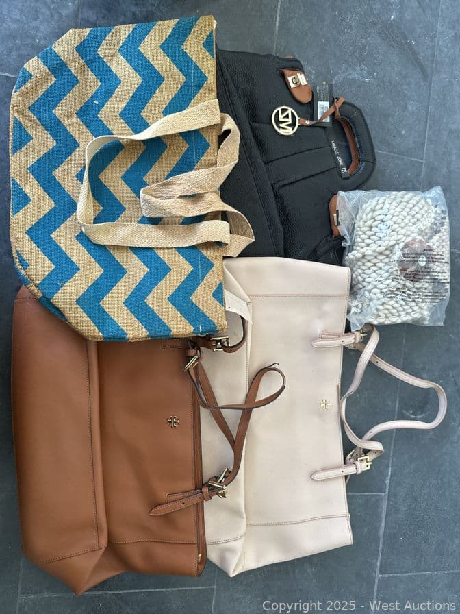 tory-burch-and-other-purses-mkn1r7os