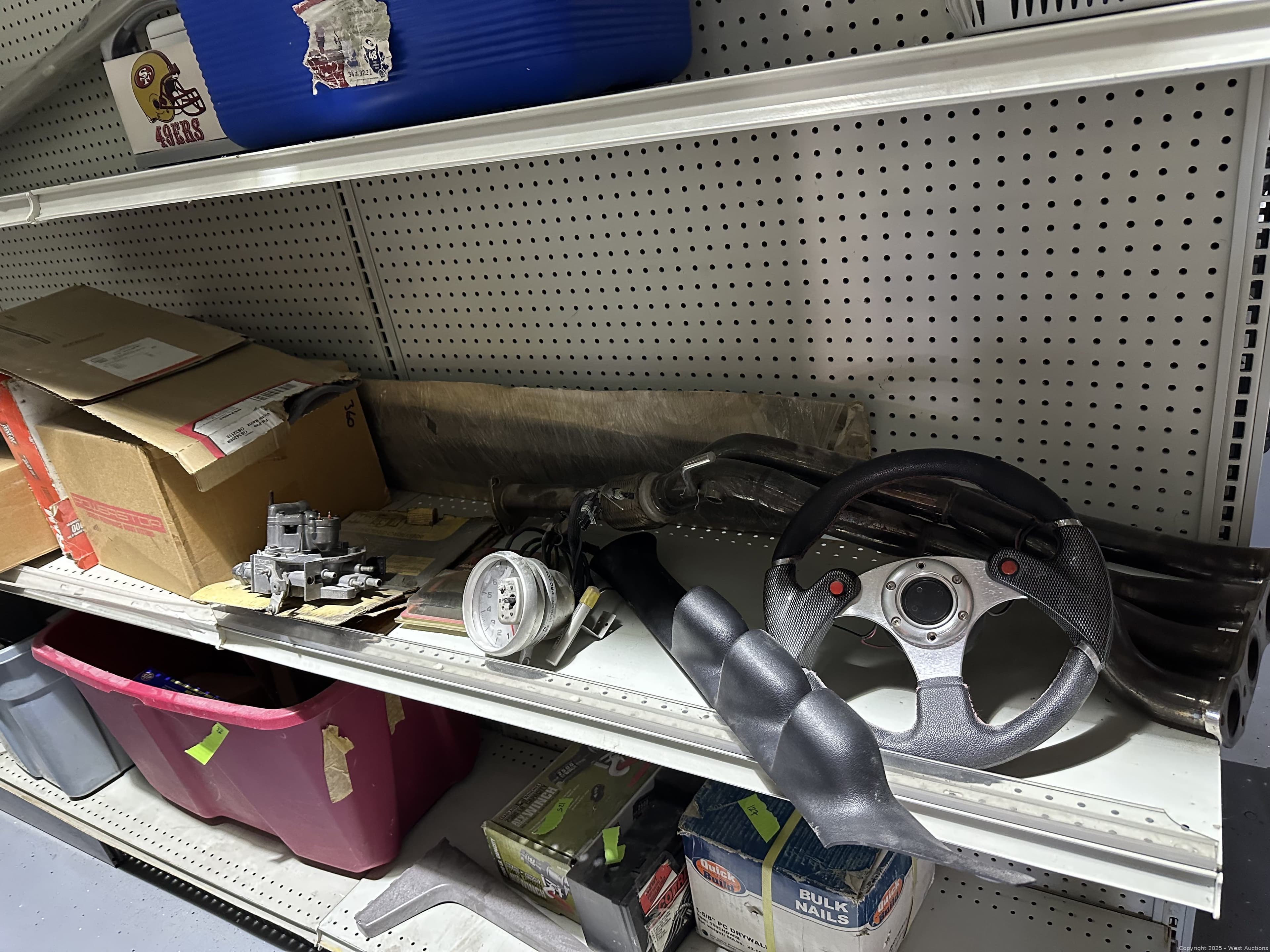 automotive-lot-mkn48ies