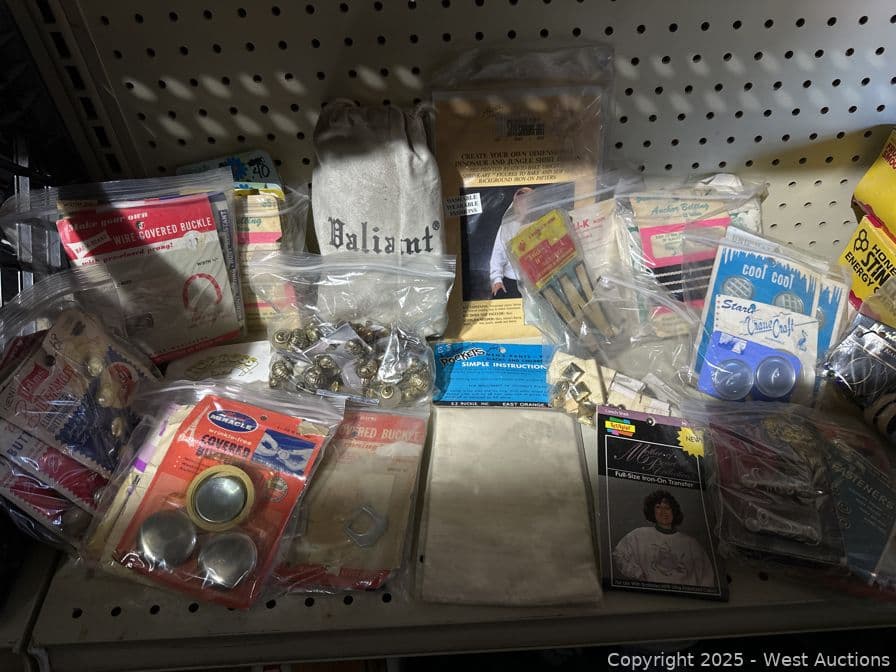 vintage-craft-items-and-sewing-machine-attachments-622851