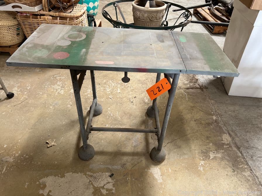 rolling-metal-side-table-557067