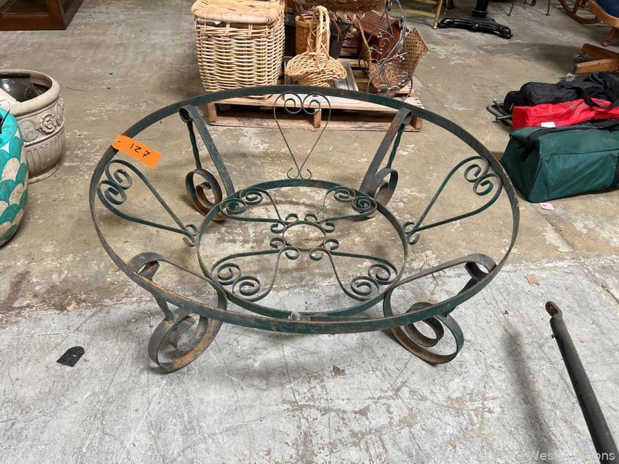 round-metal-coffee-table-base-557062