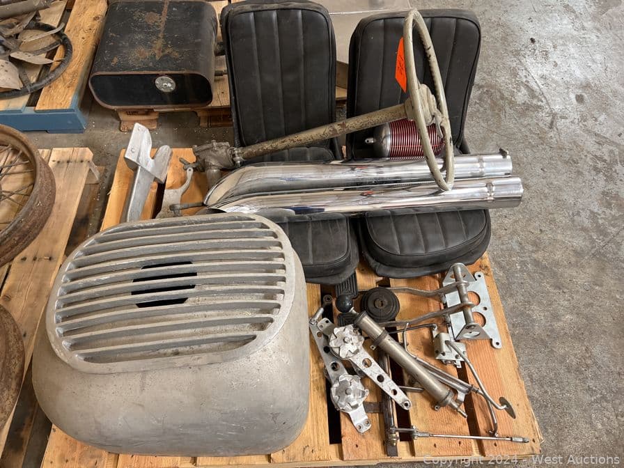contents-of-pallet-assorted-vintage-racecar-hotrod-automobile-car-parts-557016