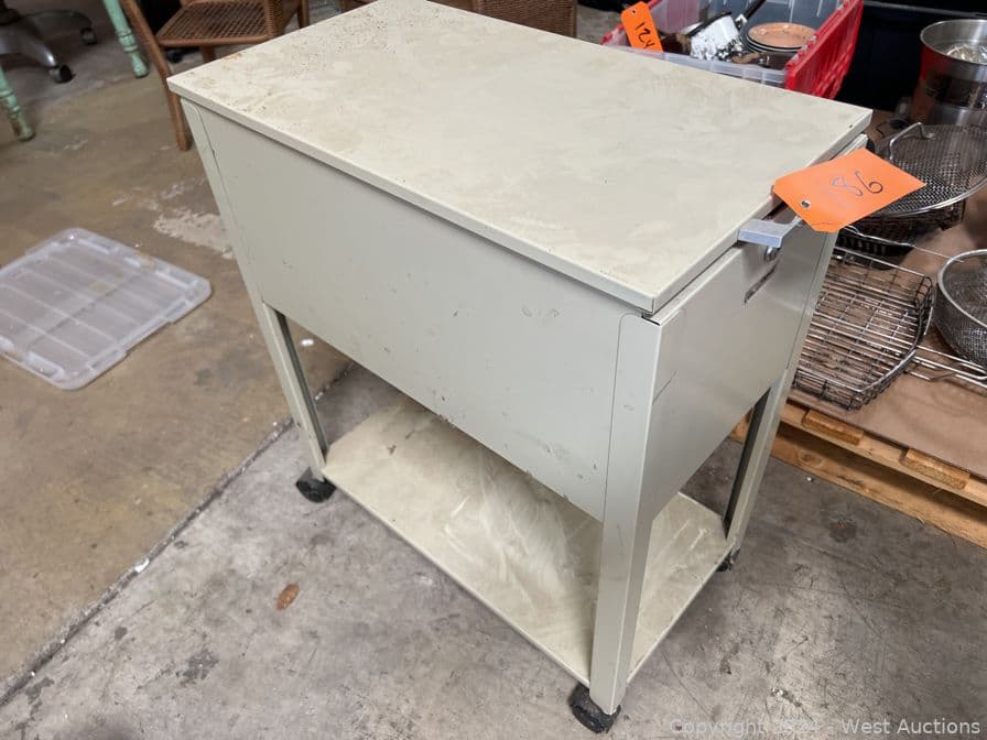 oxford-metal-rolling-locking-cabinet-556999