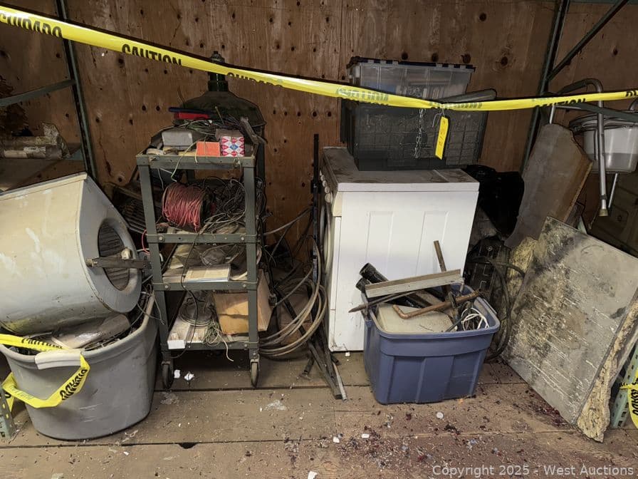 contents-of-bottom-shelf-blowers-cart-with-electrical-supply-washer-and-more-622632