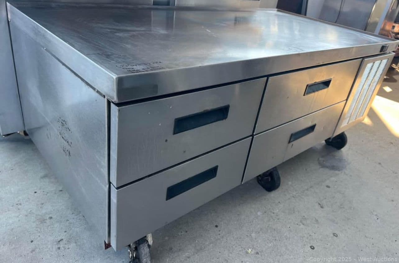 delfield-chef-base-refrigerator-590158