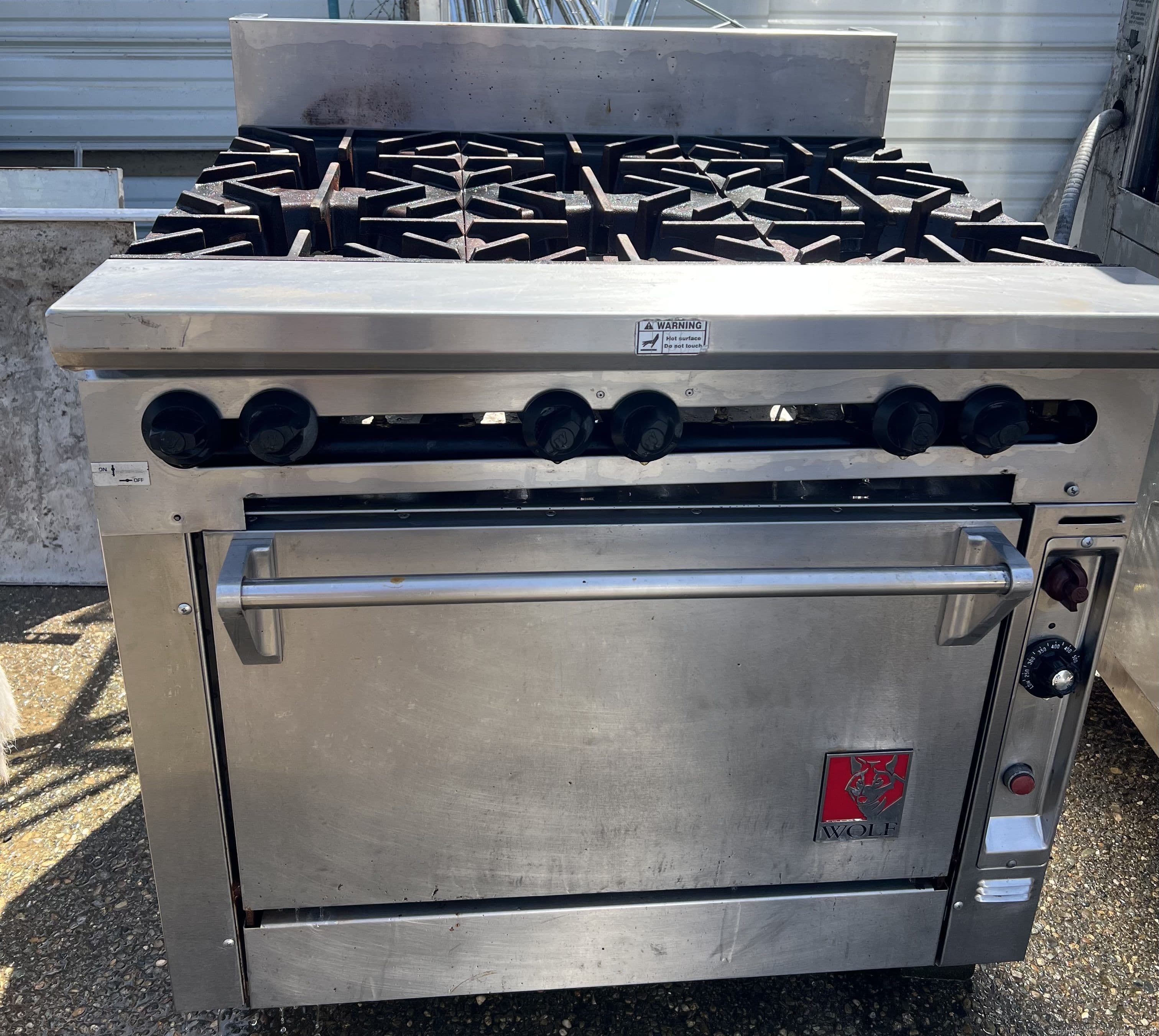 wolf-6-burner-stove-590165