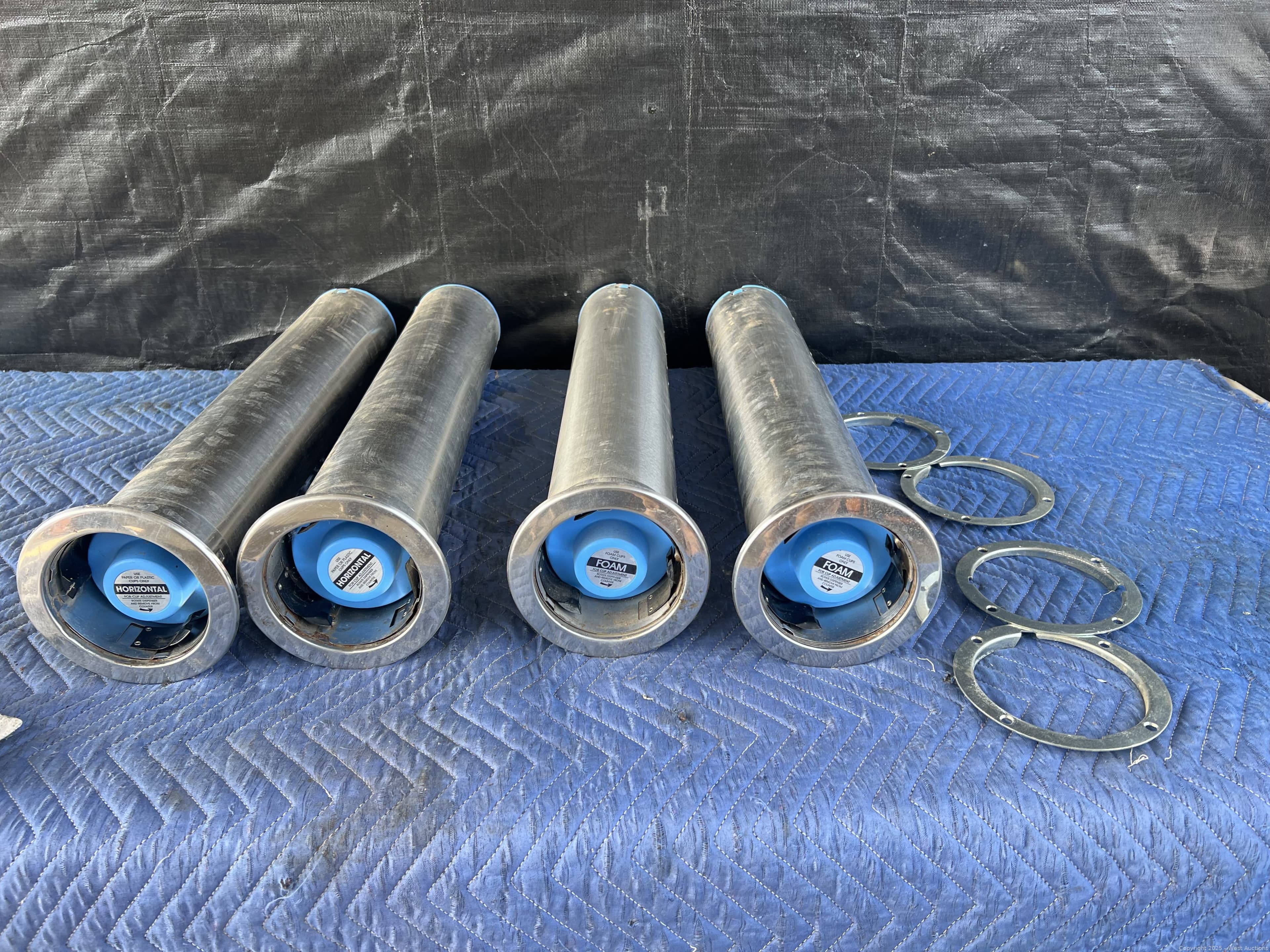 3-plastic-cup-dispensers-590238