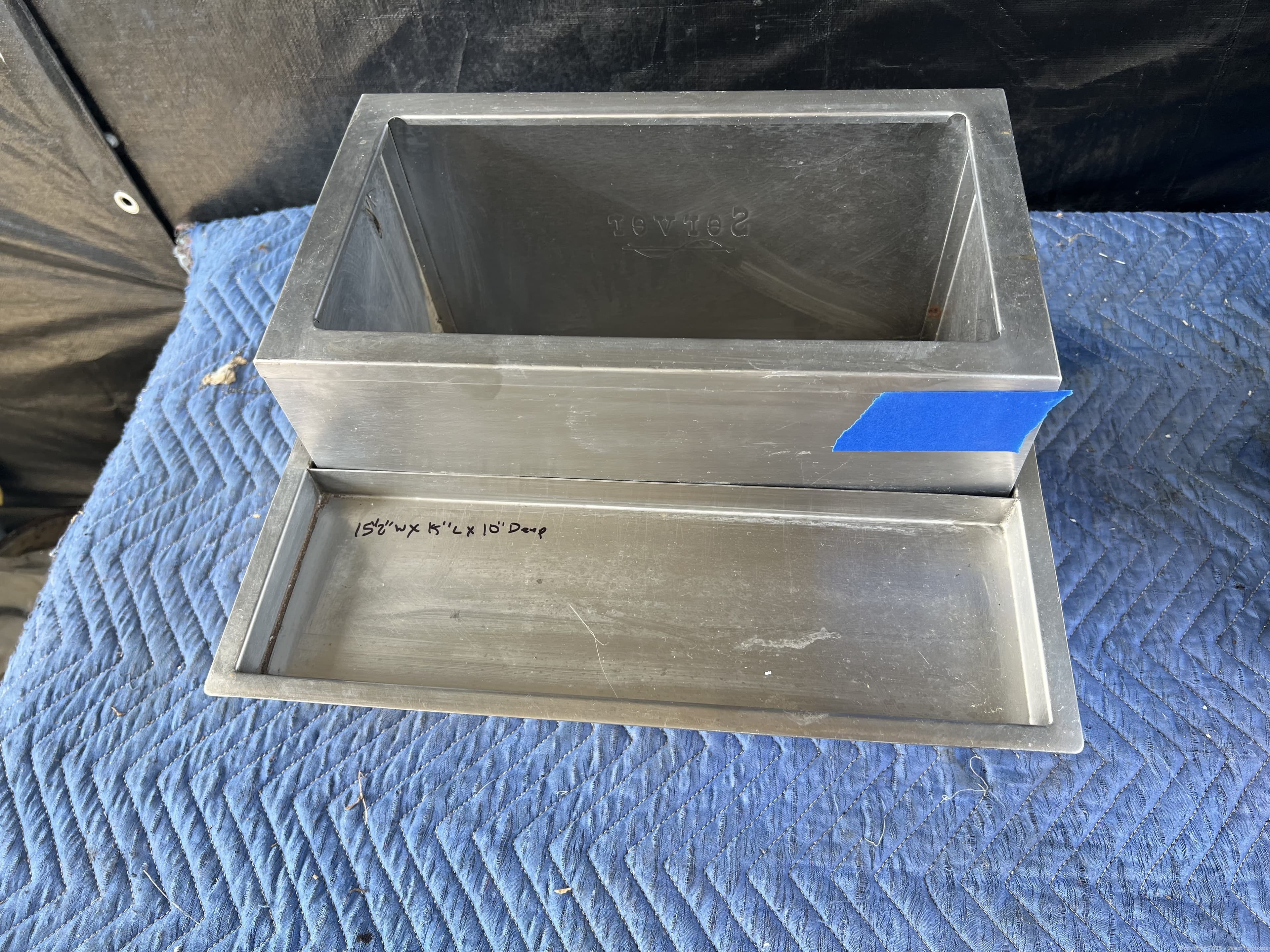 stainless-steel-condiment-holding-bin-590237