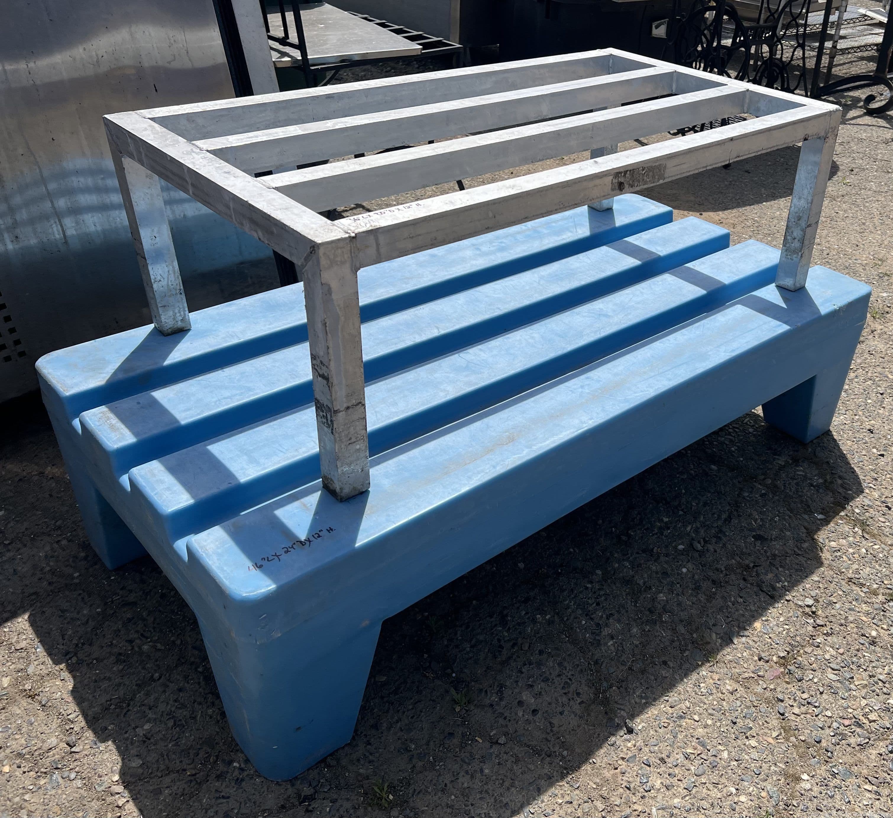 2-dunnage-racks-590232