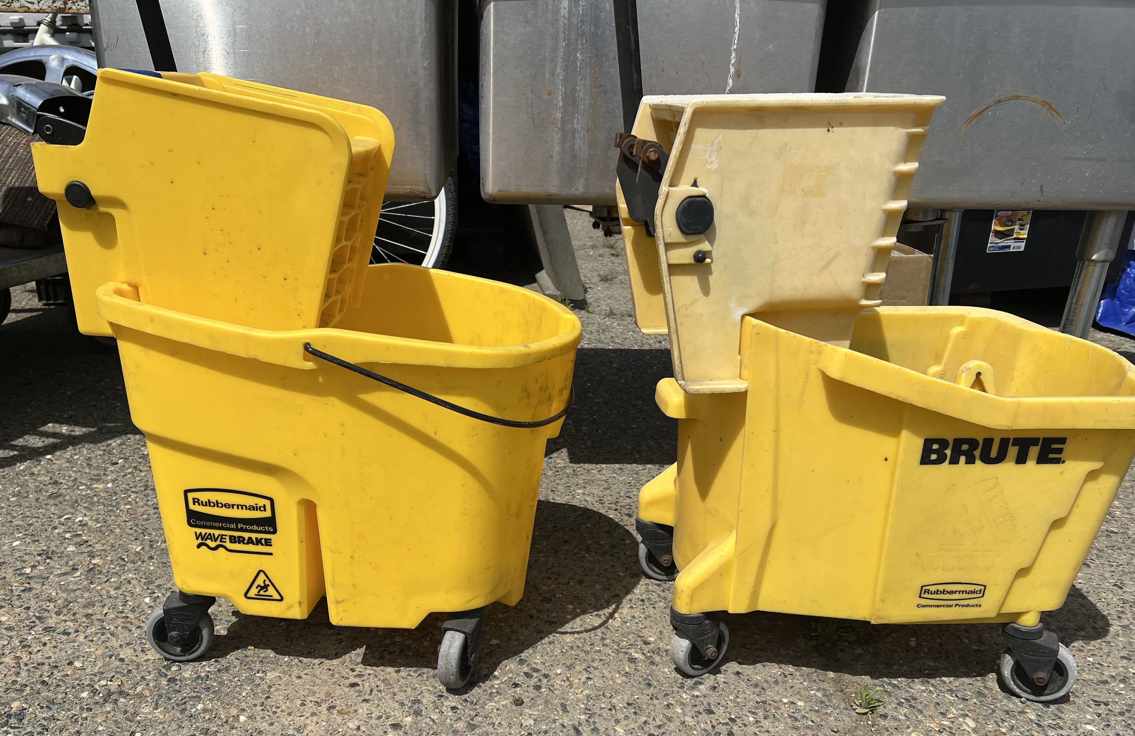 2-mop-buckets-590229