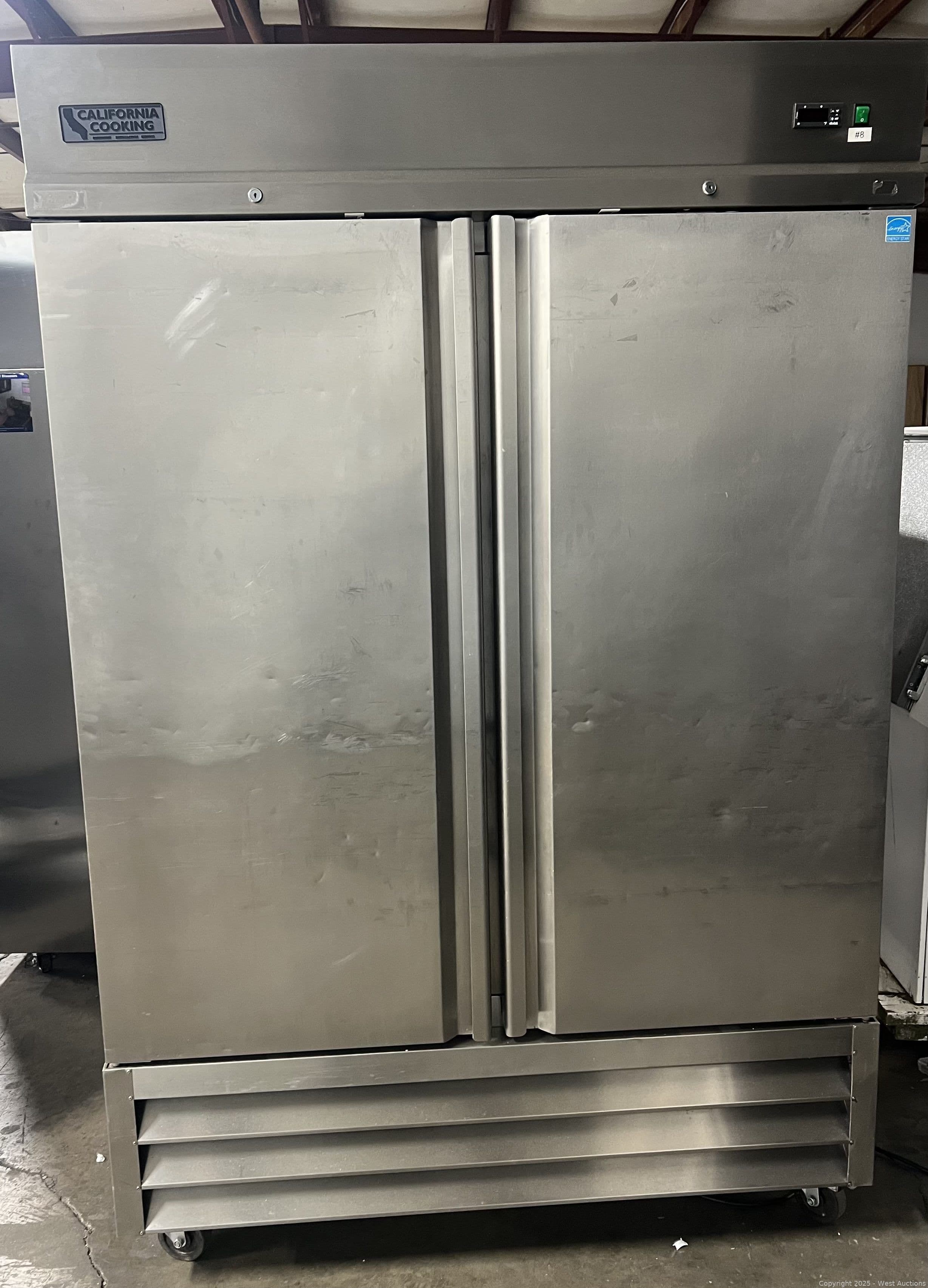 entree-cr2-es-commercial-refrigerator-590242
