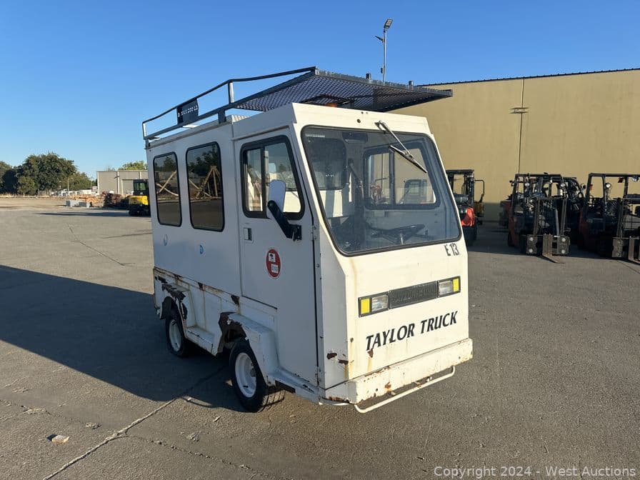 taylor-dunn-electric-utility-shuttle-559648