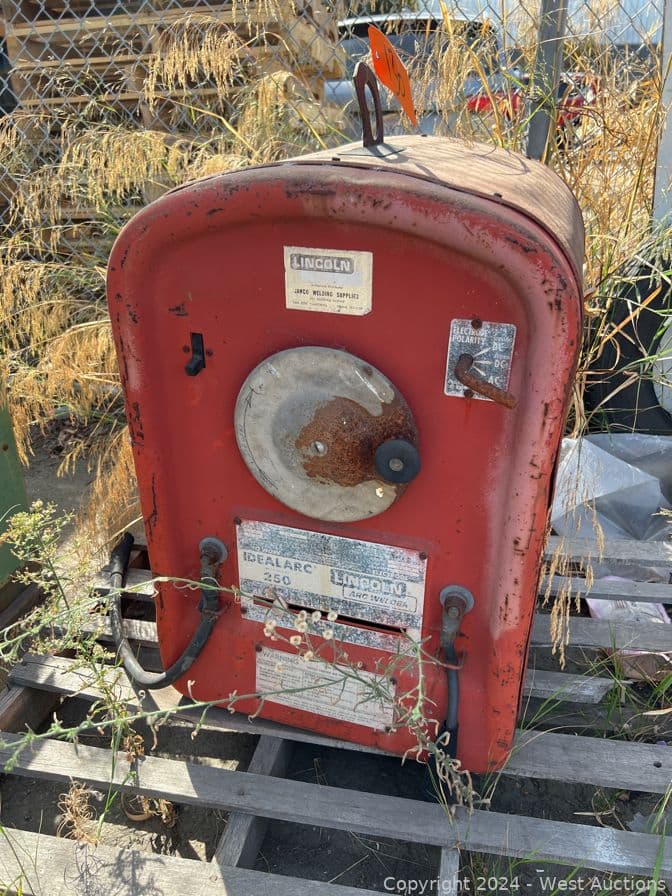 lincoln-idealarc-250-welder-561642