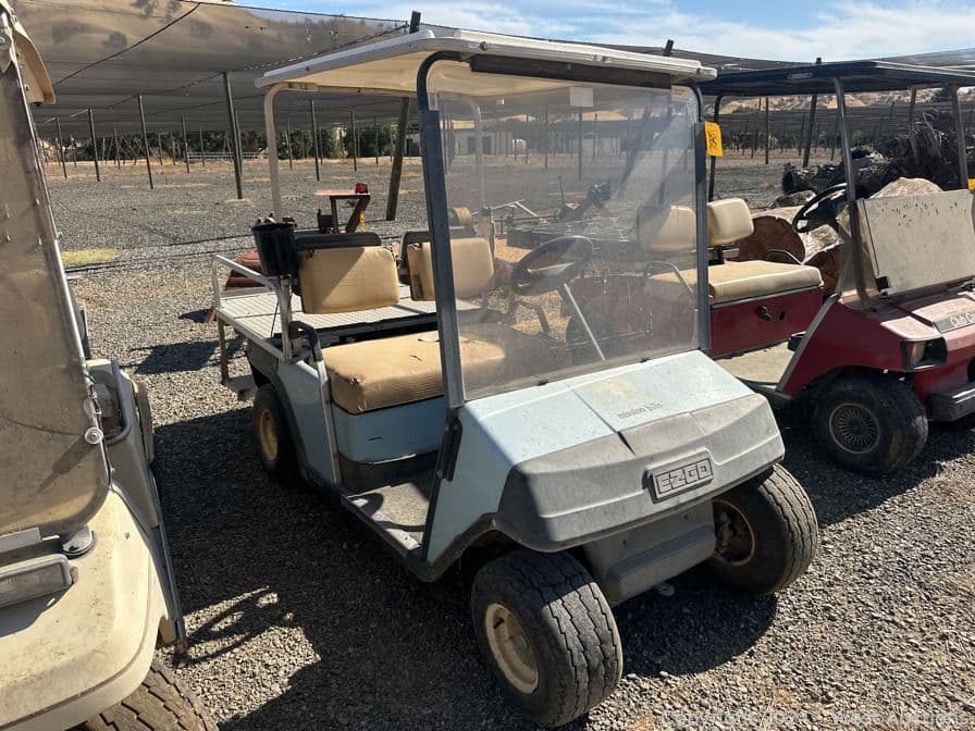 ez-go-electric-golf-cart-560740