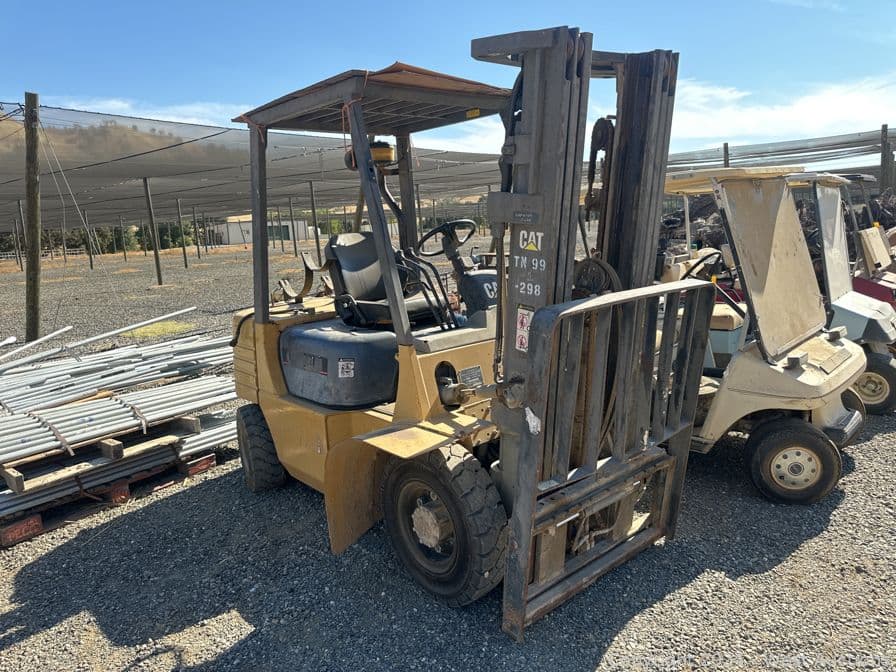 caterpillar-gp25-5000-lb-capacity-propane-forklift-560738