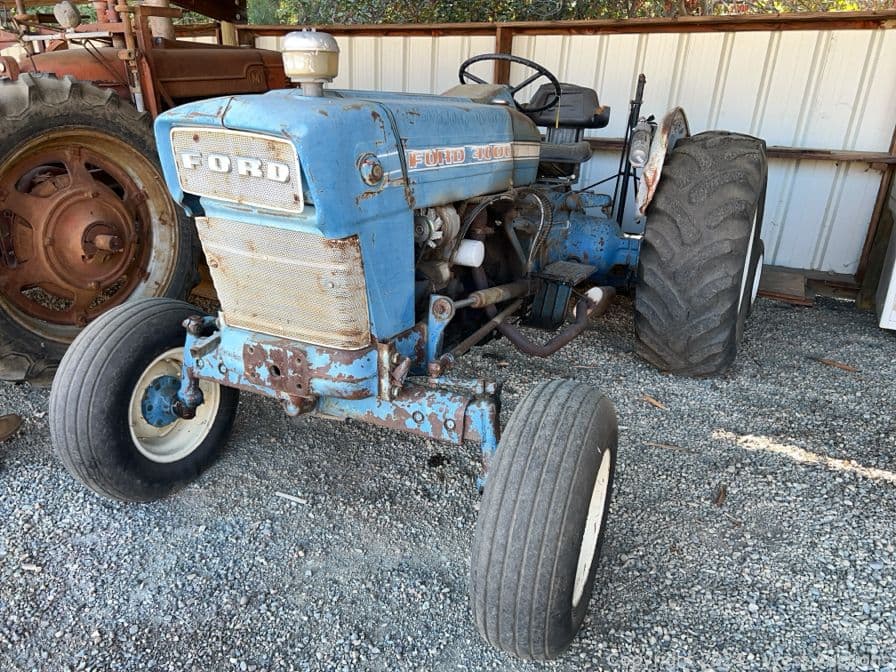 ford-4000-tractor-560809
