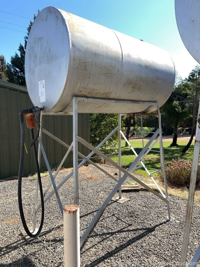 standing-diesel-tank-560808