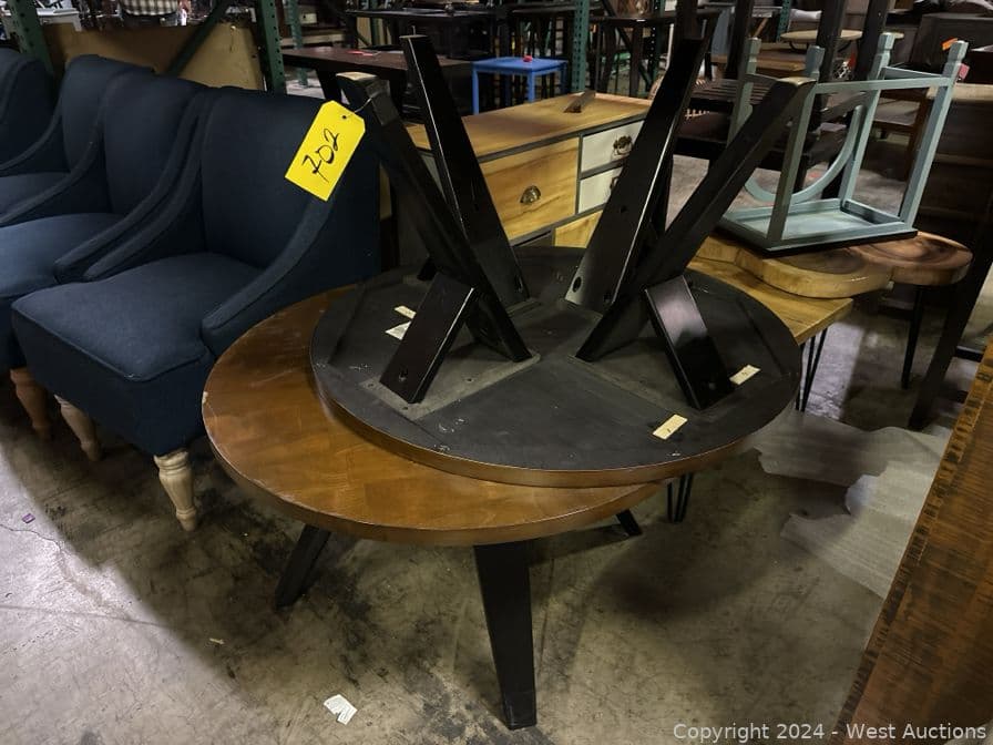2-circular-coffee-tables-560986
