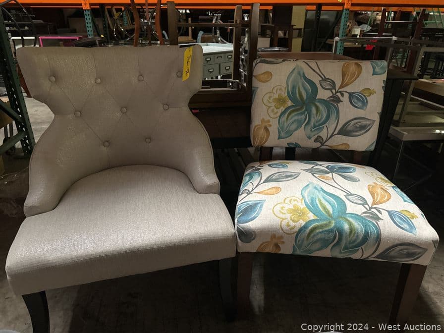2-sitting-chairs-560981