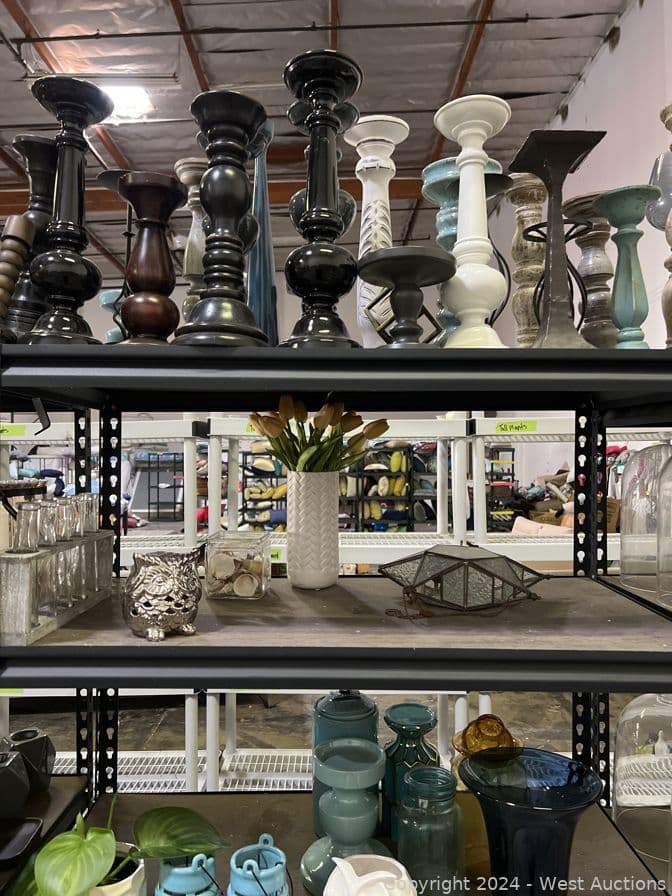 contents-of-shelf-assorted-home-decor-items-566305