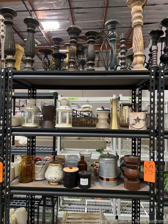 contents-of-shelf-assorted-home-decor-items-566306