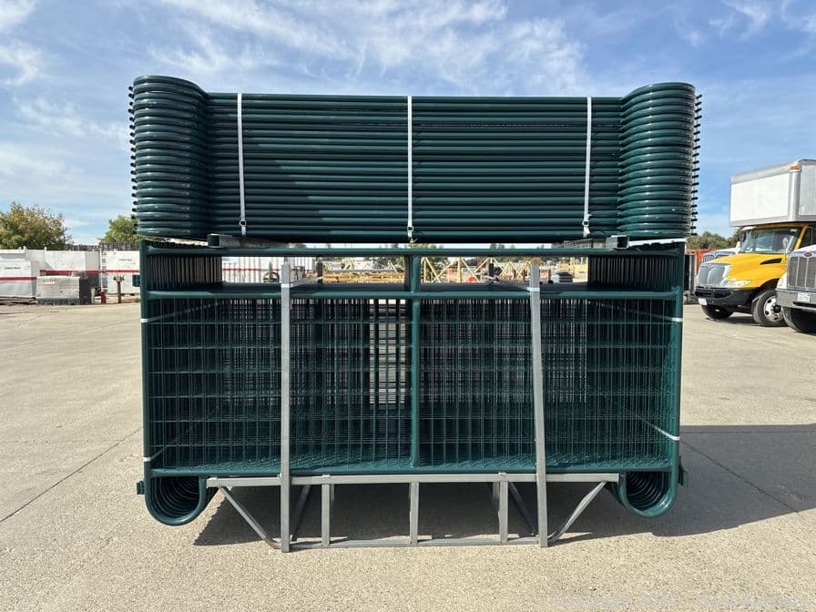 56-2024-10-39-powder-coated-livestock-corral-panels-unused-561435