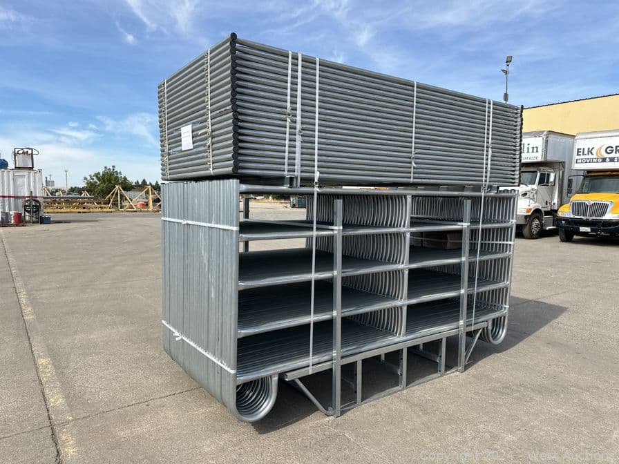 56-2024-10-39-powder-coated-livestock-corral-panels-unused-561433