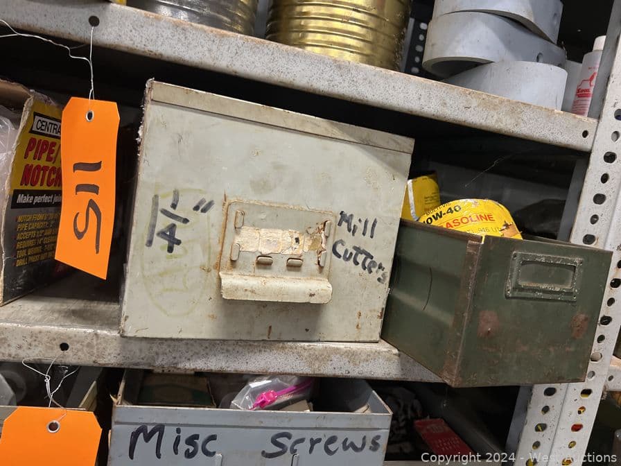 contents-of-shelf-assorted-milling-and-lathe-accessories-566259