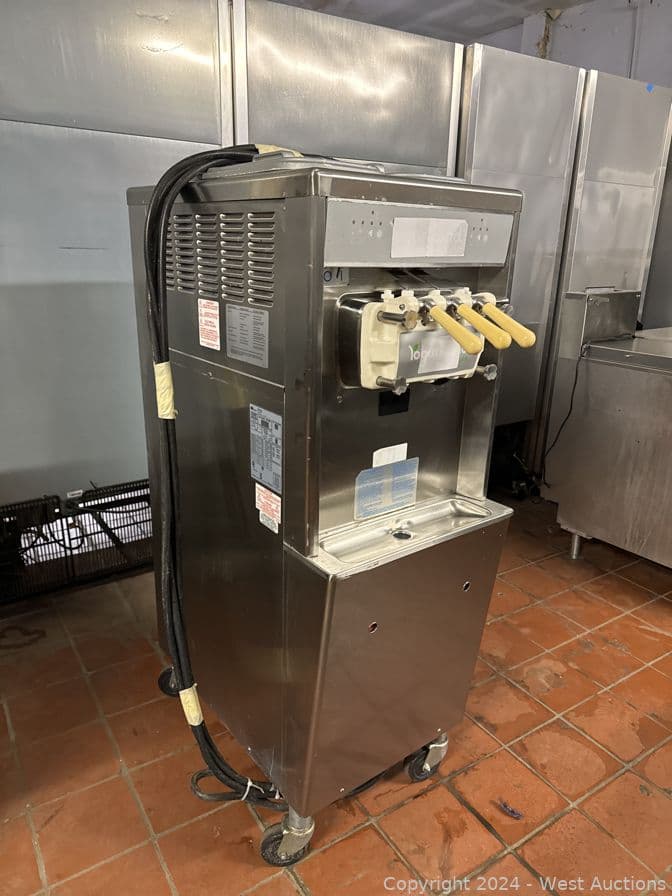 taylor-794-33-soft-serve-ice-cream-yogurt-water-cooled-machine-568118