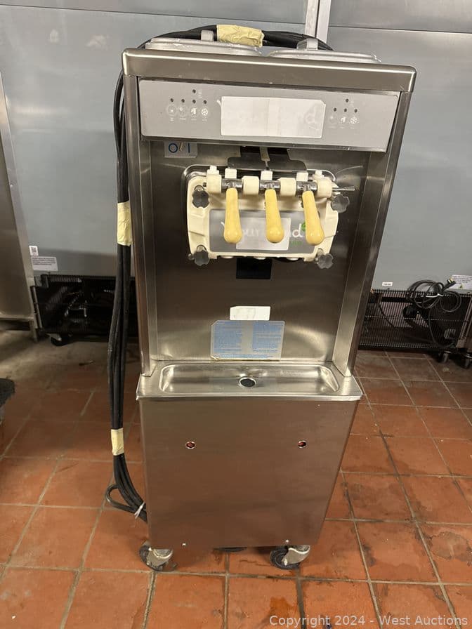taylor-794-33-soft-serve-ice-cream-yogurt-water-cooled-machine-568130
