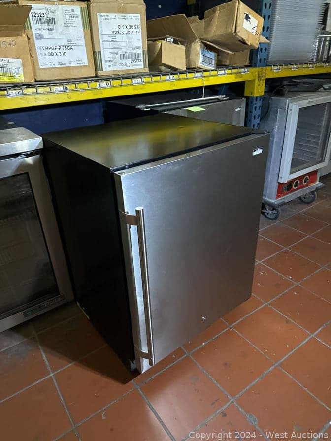 summit-al54-24-undercounter-refrigerator-568131