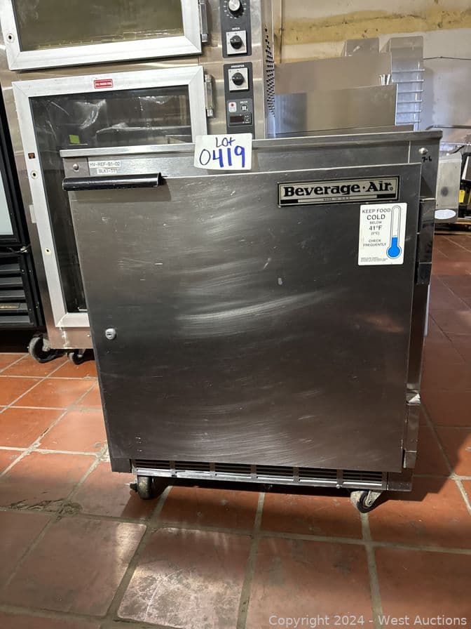 beverage-air-ucr27aunder-counter-refrigerator-568133