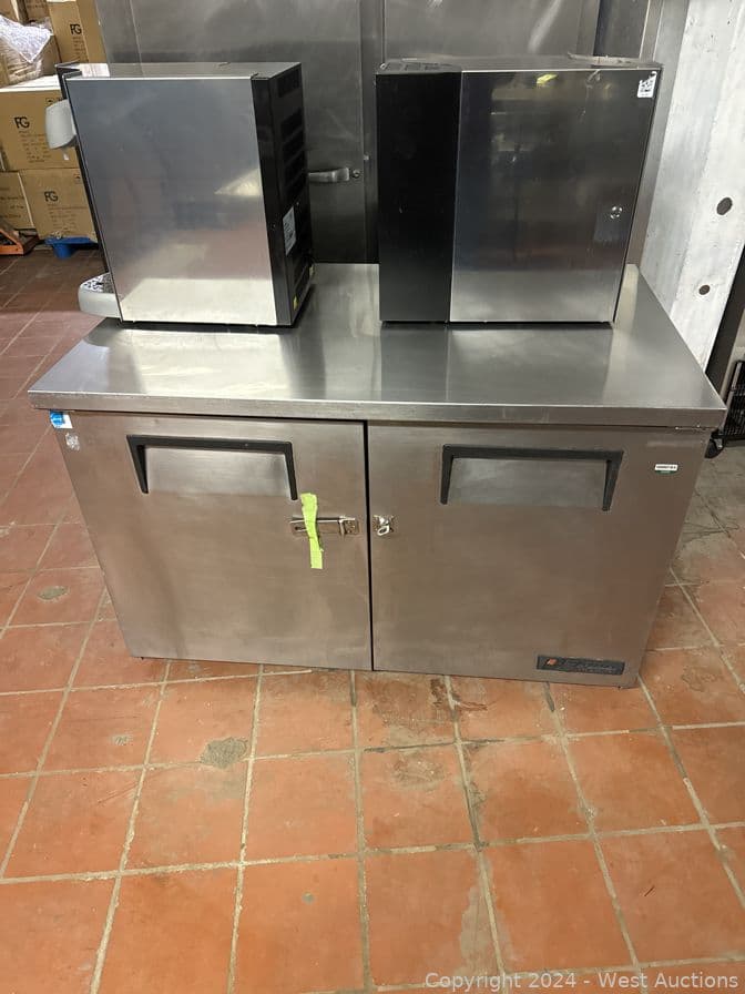 true-teo-door-under-counter-refrigerator-568138