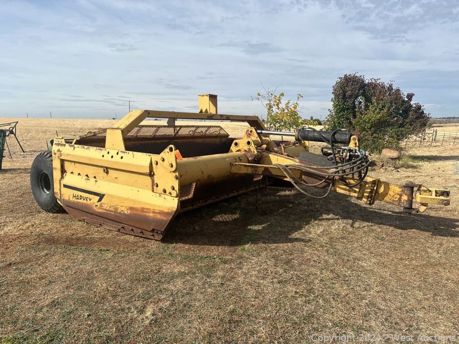 harvey-lcd14g-14-yard-capacity-laser-scraper-568511