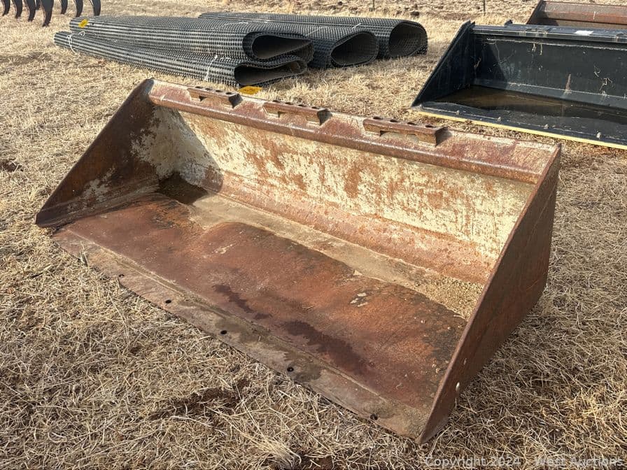 73-skid-steer-bucket-568496