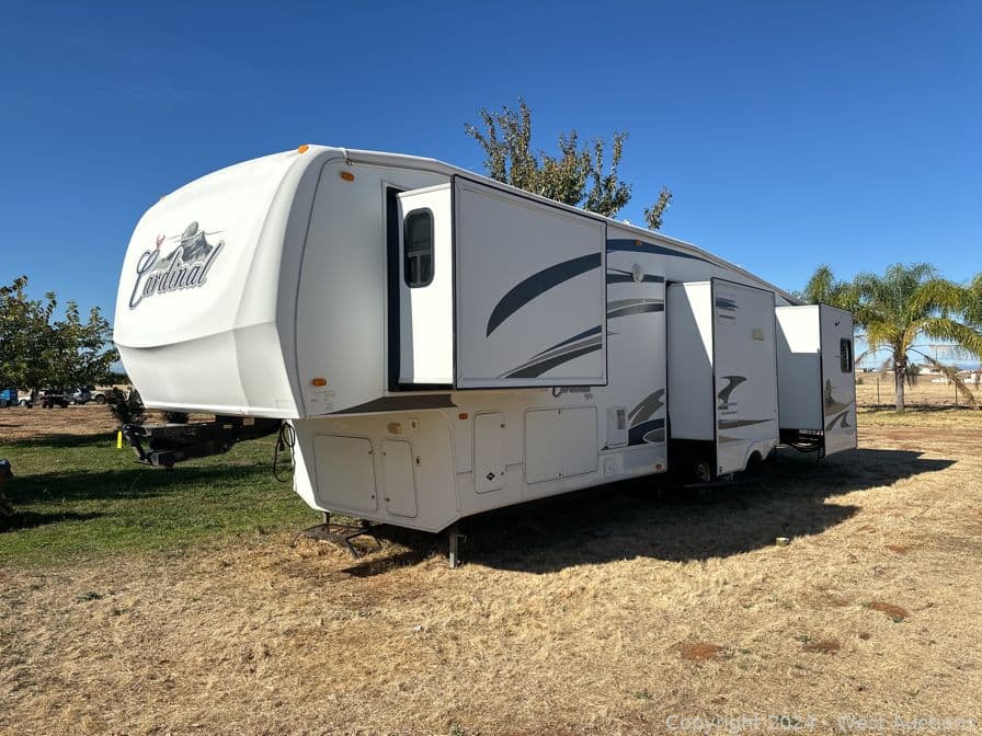 2009-cardinal-forest-river-40-travel-trailer-568552