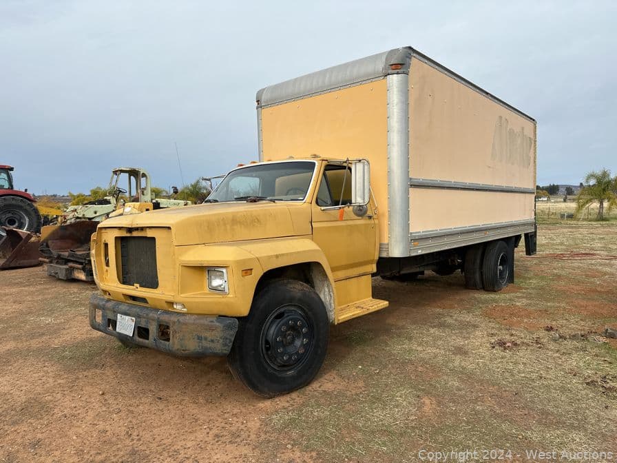 1989-ford-f700-20-box-truck-with-2500lb-lift-gate-not-running-570300