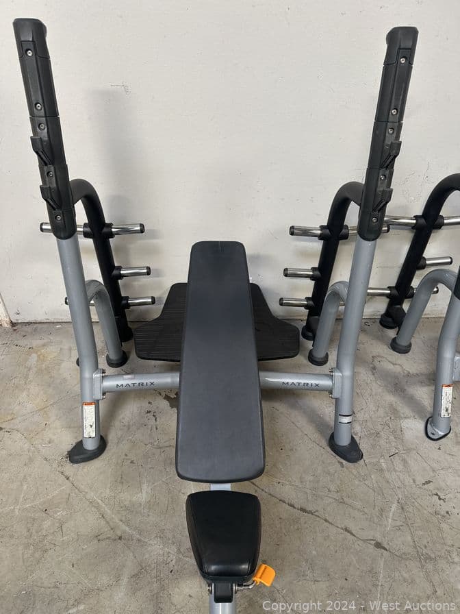 matrix-incline-bench-with-weight-tree-and-spotter-plate-574276