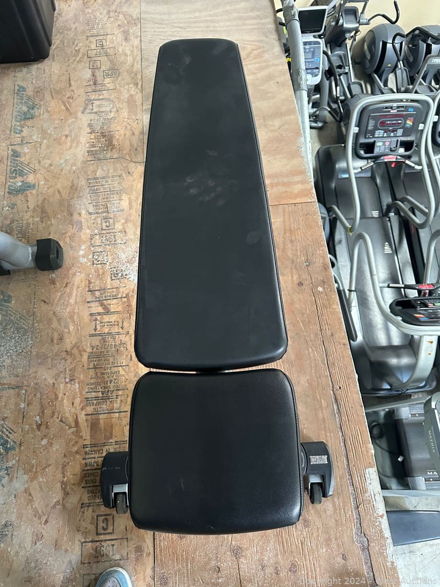 matrix-flat-utility-bench-574275