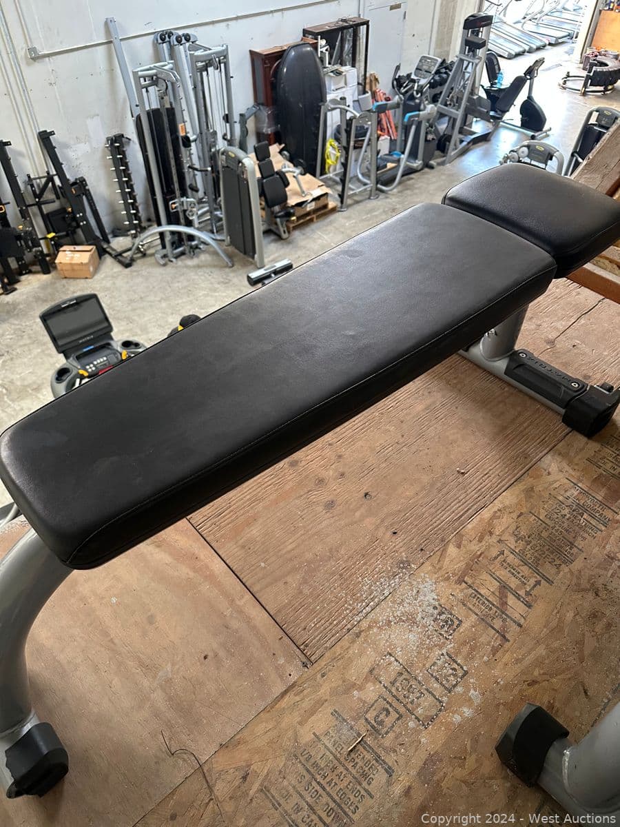 matrix-flat-utility-bench-574273